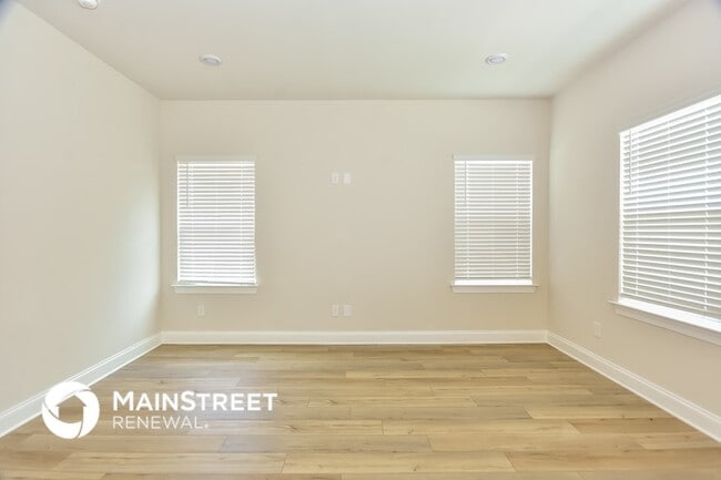 4948 Myra Dr in Nashville, TN - Foto de edificio - Building Photo