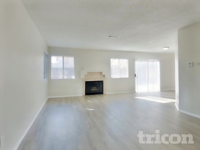 1480 Medallion Ct in Perris, CA - Foto de edificio - Building Photo