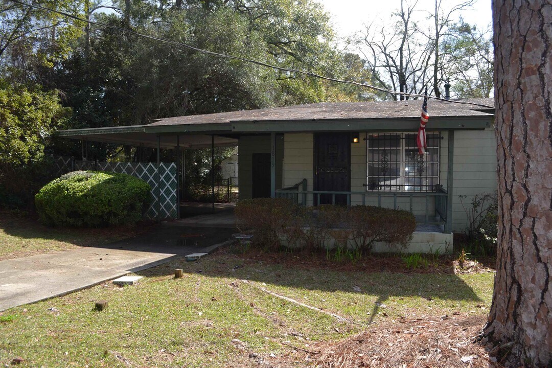 1819 Mayhew St in Tallahassee, FL - Building Photo