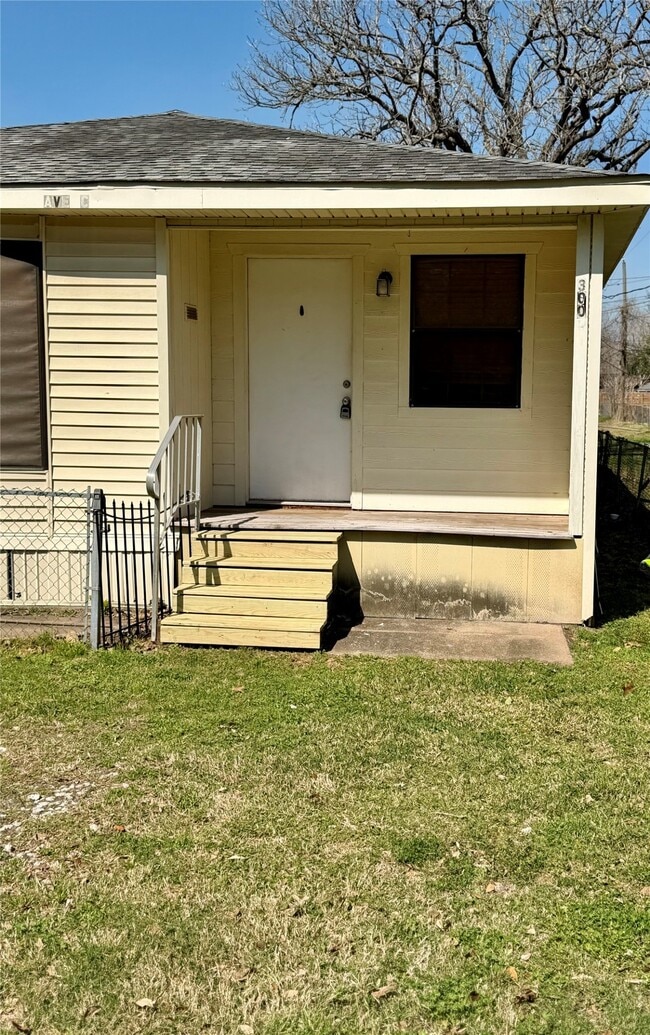 300 Avenue C in Richmond, TX - Building Photo - Building Photo