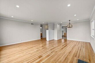 526 Redwood Ave in San Bruno, CA - Building Photo - Building Photo