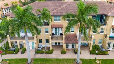 1048 SW 147th Ave in Pembroke Pines, FL - Building Photo - Building Photo