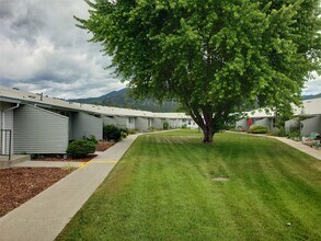 401 S 5th St E in Chewelah, WA - Building Photo - Building Photo