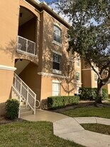 5095 Fairways Cir, Unit I306 in Vero Beach, FL - Building Photo