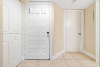 958 Coral Club Dr in Coral Springs, FL - Building Photo - Building Photo