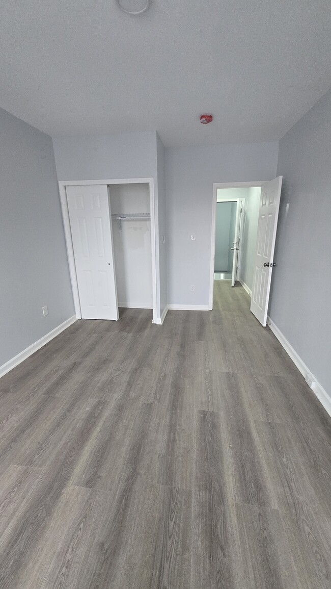 1325 Narragansett St, Unit Floor 2 in Philadelphia, PA - Building Photo - Building Photo