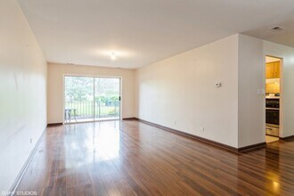1525 Sander Ct in Wheeling, IL - Building Photo - Building Photo