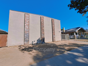 382 N Glenn Ave in Fresno, CA - Foto de edificio - Building Photo