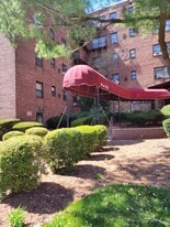 130 Orient Way, Unit 3B in Rutherford, NJ - Building Photo