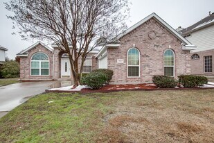 1407 Oxford Dr in Mansfield, TX - Building Photo
