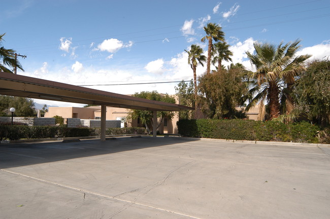 Shadow Mountain Patio Apartments in Palm Desert, CA - Building Photo - Building Photo