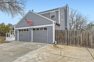 11032 Brownstone Dr in Parker, CO - Building Photo - Building Photo