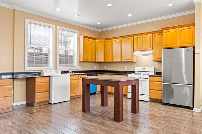 2038 Linden St-Unit -2036 in Oakland, CA - Building Photo - Building Photo