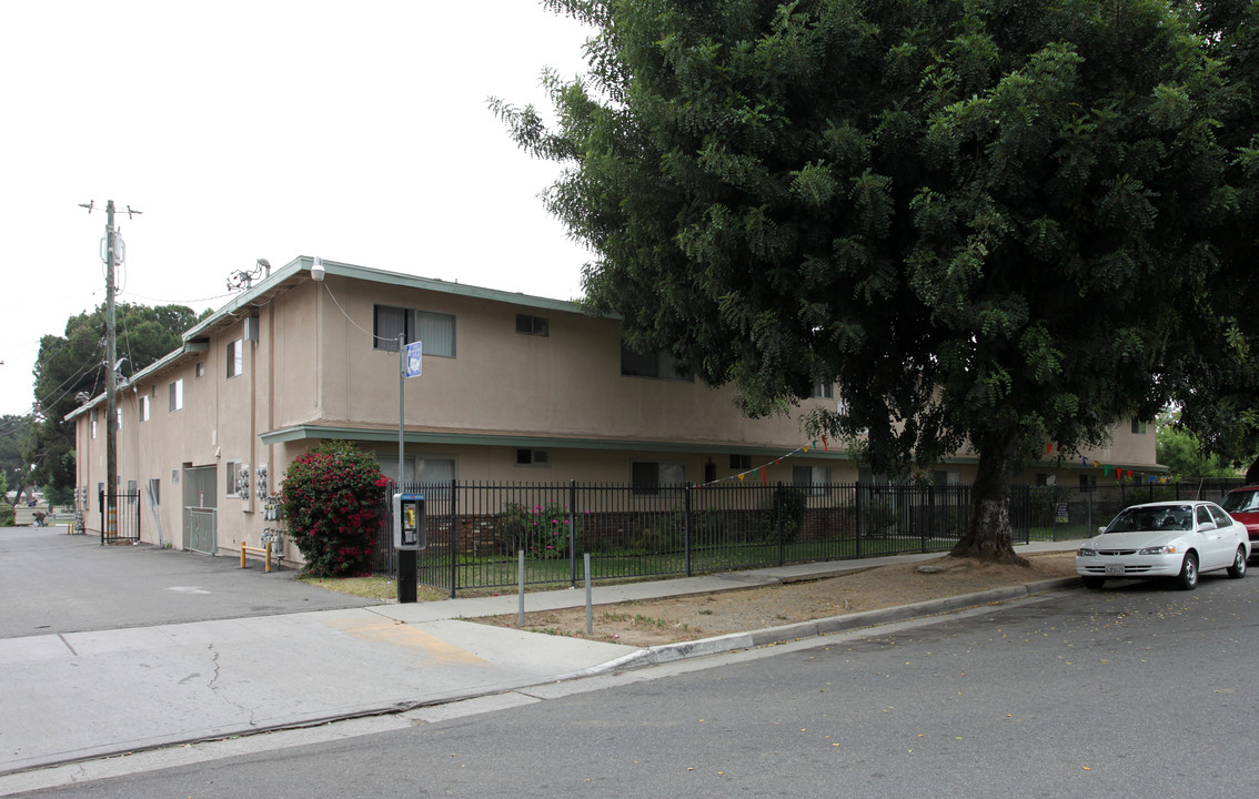 Lou Ella Lane in Riverside, CA - Building Photo