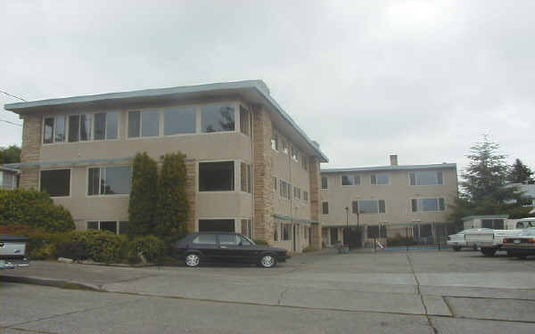 2323 W Plymouth St in Seattle, WA - Building Photo - Building Photo