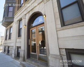 815 W Addison St in Chicago, IL - Building Photo - Building Photo