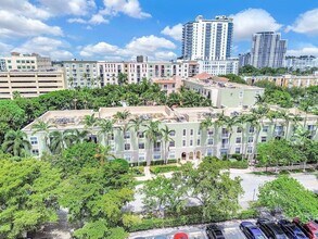 1900 Van Buren St, Unit 511B in Hollywood, FL - Building Photo - Building Photo