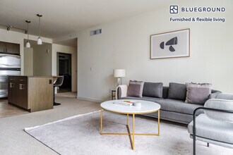 10351 NE 10th St in Bellevue, WA - Building Photo - Building Photo