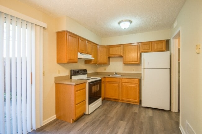 property at 221 Peppertree Ln