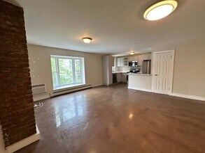 327 Van Brunt St in Brooklyn, NY - Building Photo - Building Photo