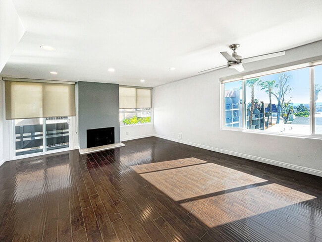 property at 960 N San Vicente Blvd