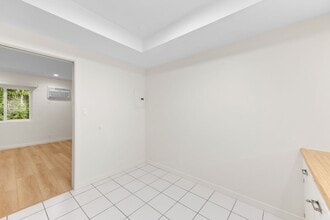 4345 Ventura Canyon Ave in Los Angeles, CA - Building Photo - Building Photo