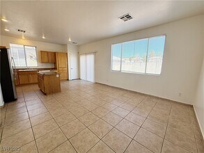 5968 Hickory Nut Ave in Las Vegas, NV - Building Photo - Building Photo