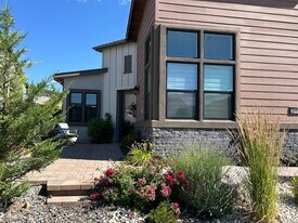 2152 Woodhouse Dr in Reno, NV - Building Photo