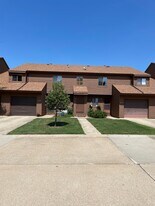 2148 Sunview Dr in Champaign, IL - Building Photo