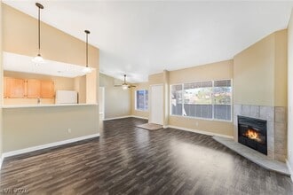 350 S Durango Dr in Las Vegas, NV - Building Photo - Building Photo