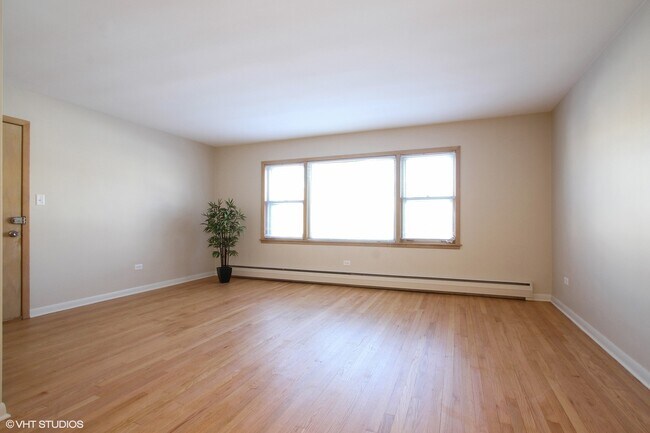 8317 W Summerdale Ave in Chicago, IL - Building Photo - Building Photo