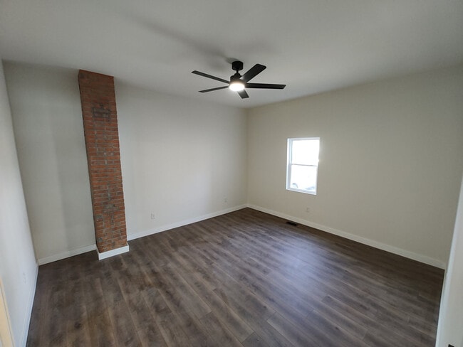 property at 409 W Mansfield St