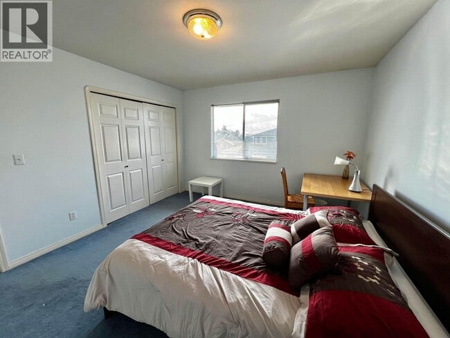 4864 Watling St in Burnaby, BC - Building Photo - Building Photo