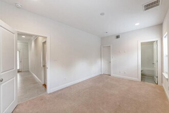 1525 Johnson St, Unit B140 in Houston, TX - Building Photo - Building Photo