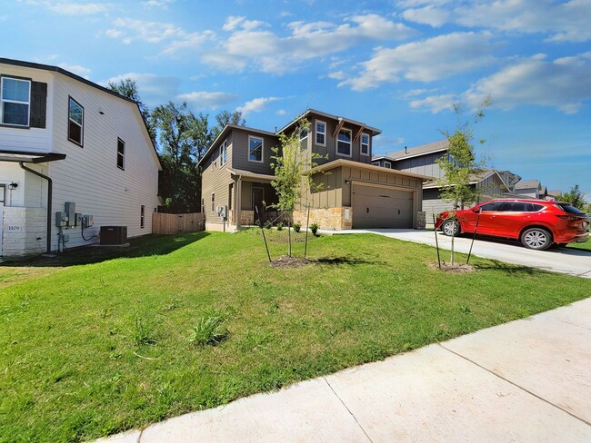 1111 Winnie Dr in Austin, TX - Building Photo - Building Photo