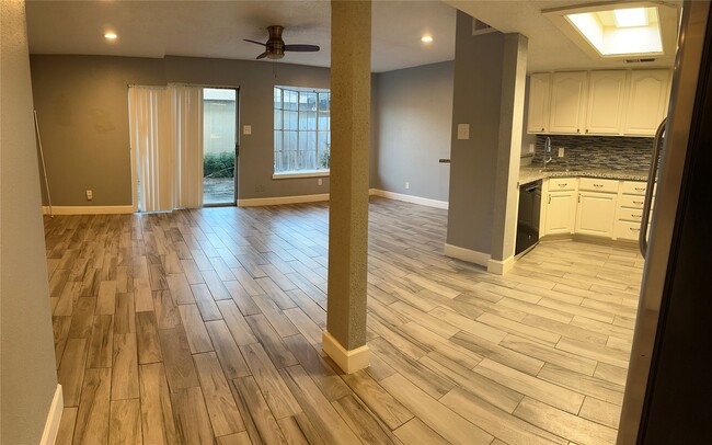 property at 2515 Oak Hill Dr