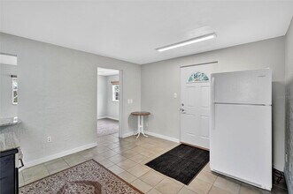 7932 Plathe Rd in New Port Richey, FL - Building Photo - Building Photo