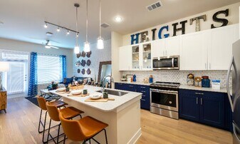 2200 Rutland St in Houston, TX - Building Photo