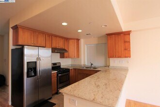 15667 Liberty St in San Leandro, CA - Building Photo - Building Photo