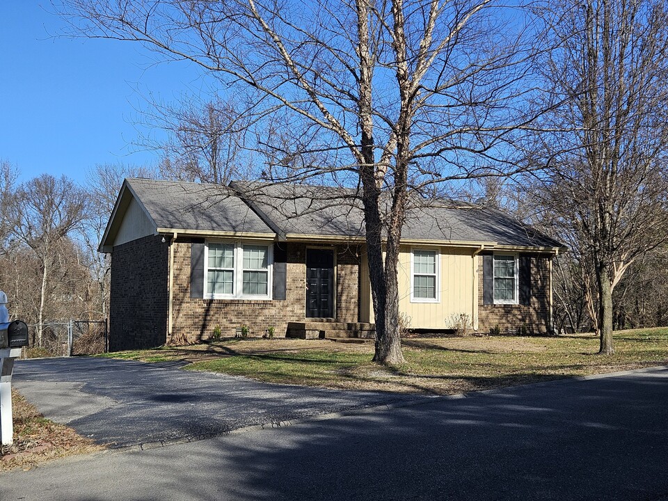 504 Springmont Blvd in Old Hickory, TN - Building Photo