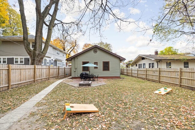 4452 Carrollton Ave in Indianapolis, IN - Building Photo - Building Photo