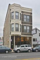 1215 W Grand Ave in Chicago, IL - Building Photo