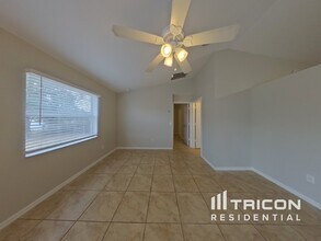 3223 Monday Terrace in North Port, FL - Foto de edificio - Building Photo