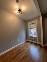 17 Madison Ave, Unit 2 in Jersey City, NJ - Foto de edificio - Building Photo
