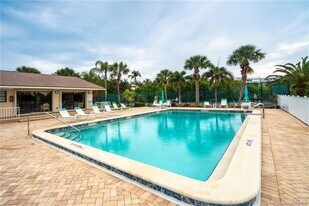 2370 NE Ocean Blvd in Stuart, FL - Building Photo