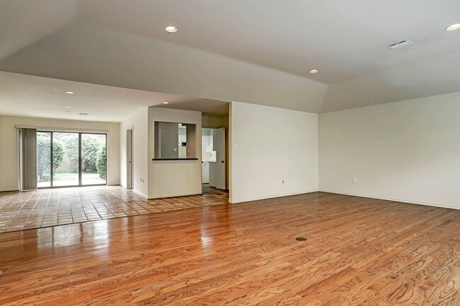 15614 Whitewater Ln in Houston, TX - Building Photo - Building Photo