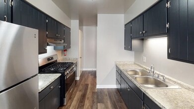 Monroe Street Apartments in Oswego, IL - Building Photo - Building Photo