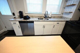 375 E Merrimack St in Lowell, MA - Building Photo - Building Photo