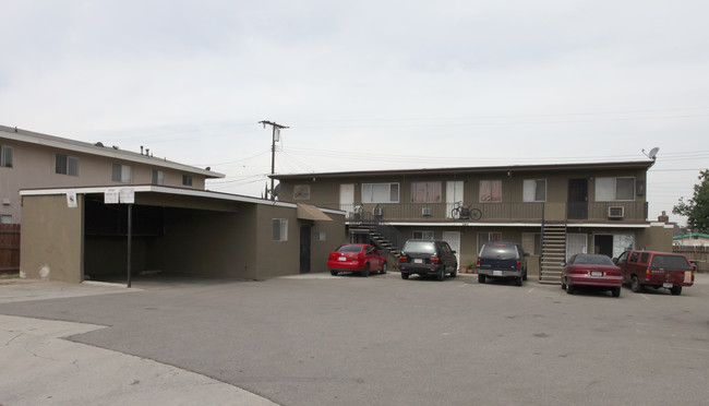 Devener Arms Apartments in Riverside, CA - Building Photo - Building Photo