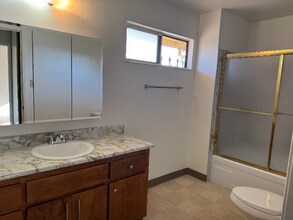 121 Yorkshire Ct in Vallejo, CA - Building Photo - Building Photo